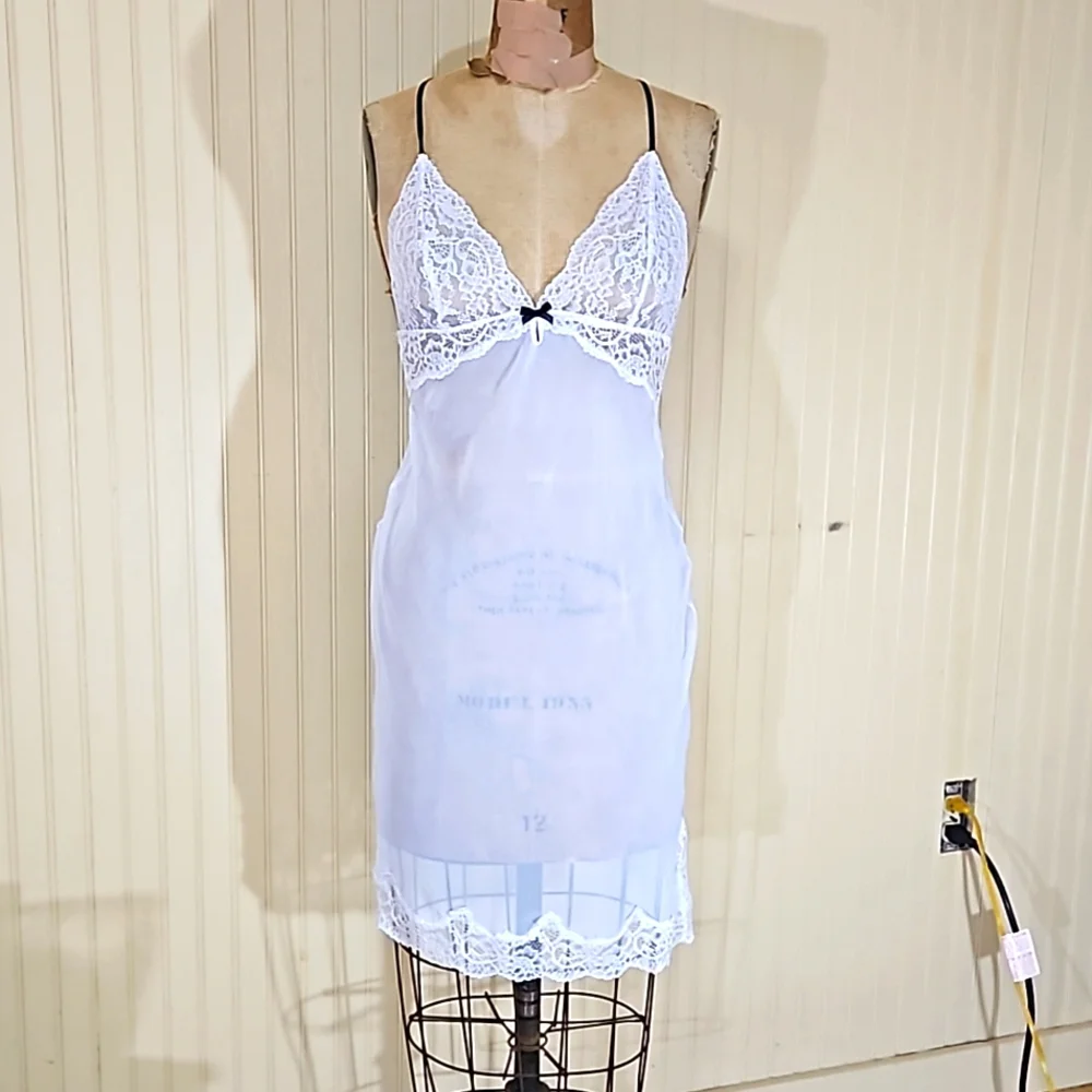 VICTORIA'S SECRET sheer, lacy chemise size Medium